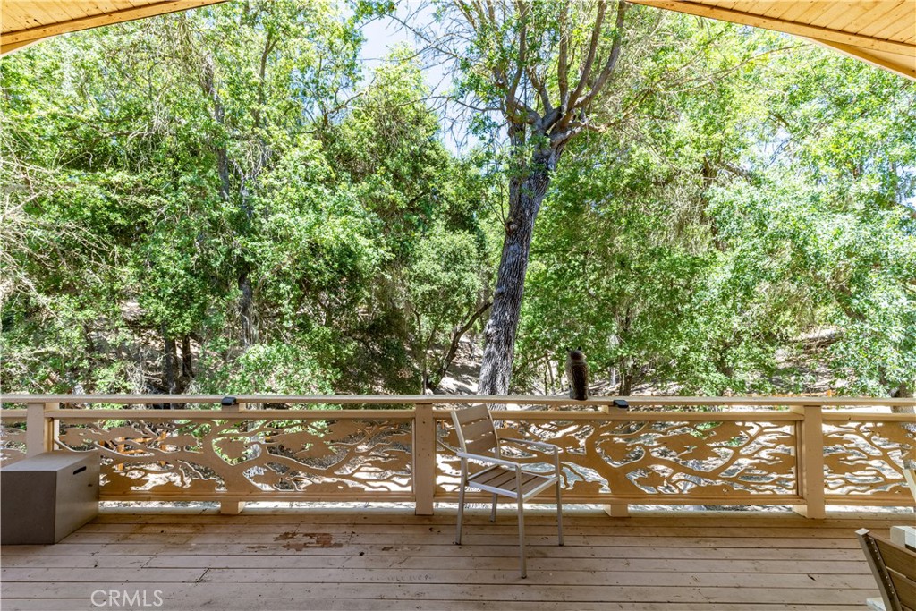 https://media.crmls.org/medias/b290c340-9714-4ba2-ad60-906dde2dca58.jpg?preset=X-Large
