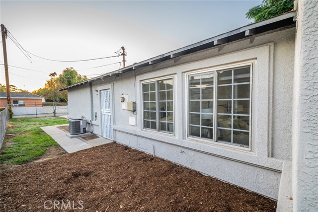 Detail Gallery Image 33 of 42 For 527 S Sultana Ave, Ontario,  CA 91761 - 4 Beds | 2 Baths