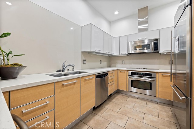 Detail Gallery Image 28 of 42 For 801 S Grand Ave #1404,  Los Angeles,  CA 90017 - 1 Beds | 1 Baths