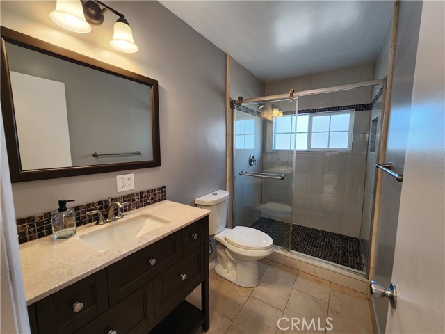 Detail Gallery Image 15 of 34 For 22240 Burton, Canoga Park,  CA 91304 - 4 Beds | 3 Baths