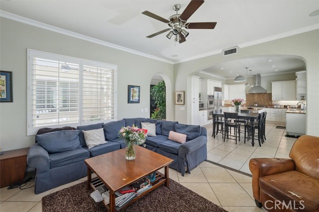 26800 Fairlain Drive, Valencia CA: https://media.crmls.org/medias/b292c0ea-8d80-42bb-b381-db53a3c9d56b.jpg