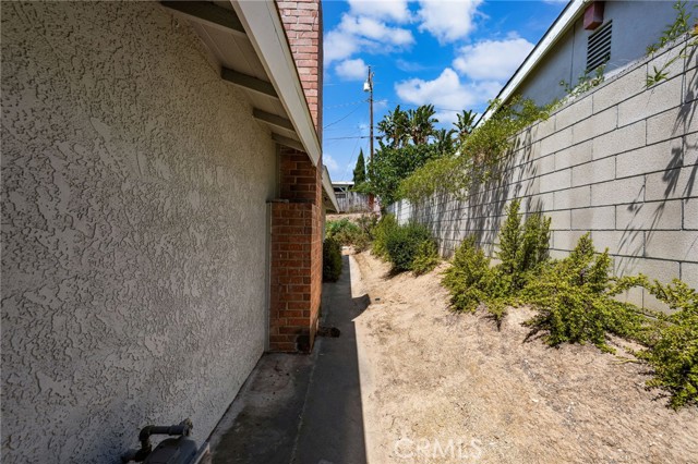 641 Casa Blanca Drive, Fullerton CA: https://media.crmls.org/medias/b292c0f2-6584-409d-acec-7f384096ac4a.jpg