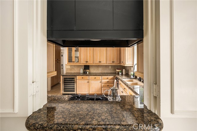 508 Evening Star Lane, Newport Beach CA: https://media.crmls.org/medias/b293816b-0ec5-4ac1-9380-a134560776eb.jpg