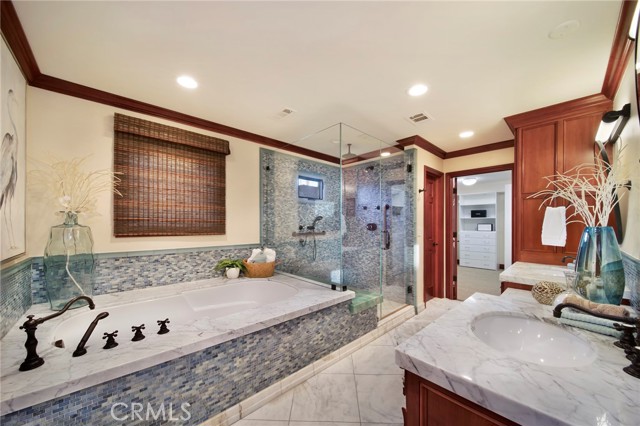 3908 Channel Place, Newport Beach CA: https://media.crmls.org/medias/b294199c-c54f-4982-9b90-8d0ee904cfc4.jpg