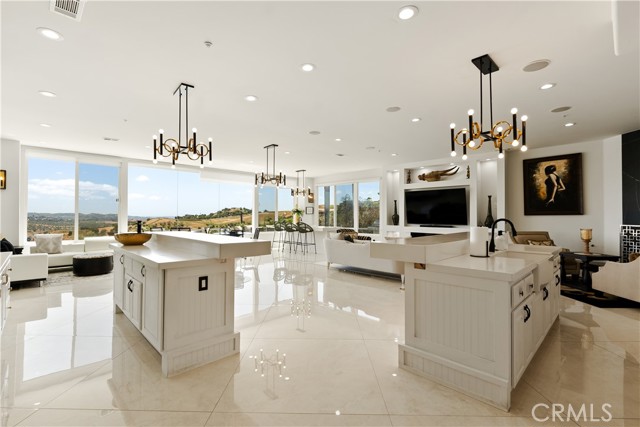 Detail Gallery Image 8 of 52 For 3610 Monserate Hill Ct, Fallbrook,  CA 92028 - 4 Beds | 3/1 Baths