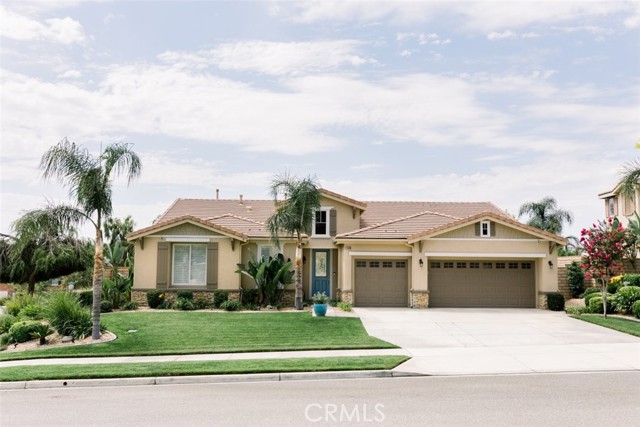 15099 Willow Wood Ln, Fontana, CA 92336