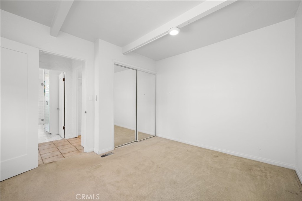 https://media.crmls.org/medias/b295d843-9088-421d-88dd-4c43b175eaa1.jpg?preset=X-Large