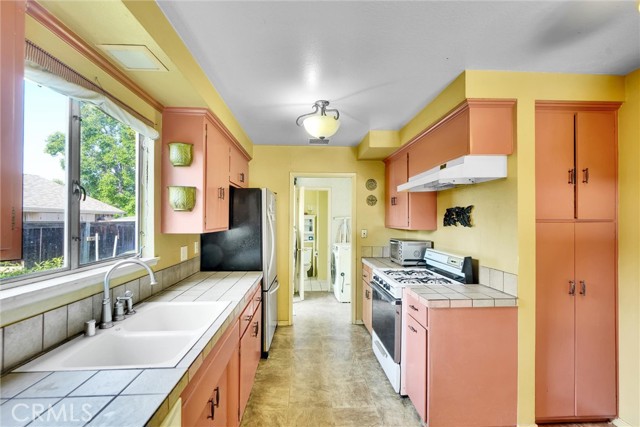 6650 Sale Avenue, West Hills CA: https://media.crmls.org/medias/b2964baf-3e25-4a71-b9f7-104e07c0d9de.jpg