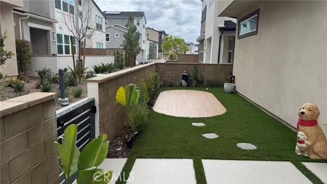 Front Image Thumbnail for CROC26086643