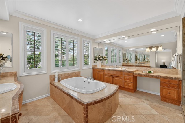 6467 Frampton, Huntington Beach CA: https://media.crmls.org/medias/b29783a1-d3fe-4590-a812-959af640eecd.jpg