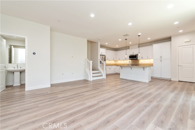 Detail Gallery Image 8 of 41 For 906 El Paseo, Lake Forest,  CA 92610 - 3 Beds | 2/1 Baths