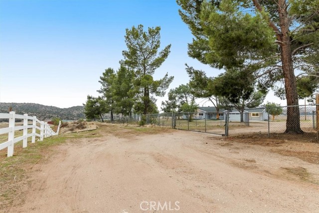 34217 Mabana Street, Agua Dulce, California 91390, 4 Bedrooms Bedrooms, ,2 BathroomsBathrooms,Single Family Residence,For Sale,Mabana,GD25033412