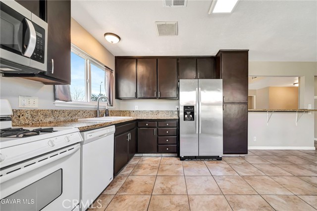 Detail Gallery Image 16 of 45 For 43104 Lemonwood, Lancaster,  CA 93536 - 3 Beds | 2 Baths