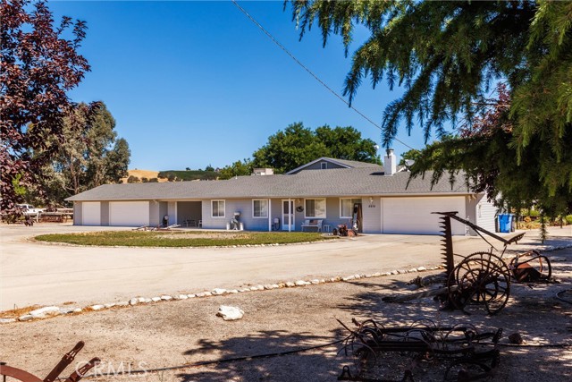 Detail Gallery Image 15 of 22 For 8210 Creston Rd, Paso Robles,  CA 93446 - 4 Beds | 2 Baths