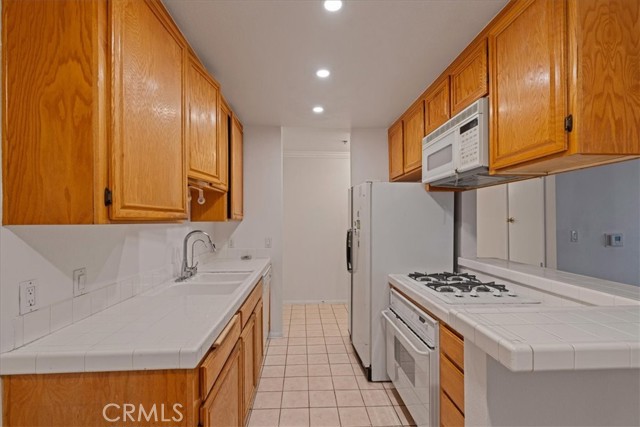 Detail Gallery Image 8 of 19 For 4501 Cedros Ave. #308,  Sherman Oaks,  CA 91403 - 1 Beds | 1 Baths