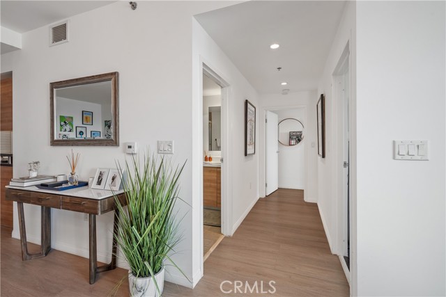 3785 Wilshire Boulevard, Los Angeles CA: https://media.crmls.org/medias/b2992878-8f58-4624-bc9e-475c18dbef1b.jpg