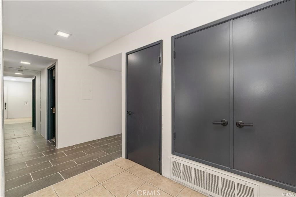 MLS #IV25192211 image #1