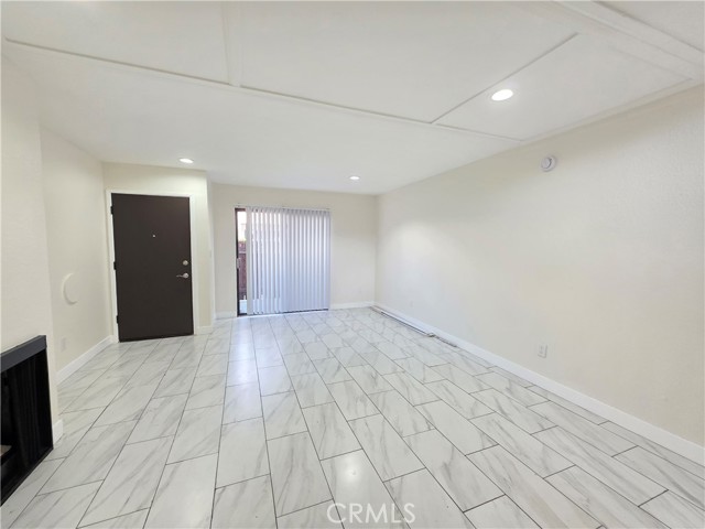 Detail Gallery Image 5 of 20 For 6911 Woodley #107,  Van Nuys,  CA 91406 - 1 Beds | 1 Baths