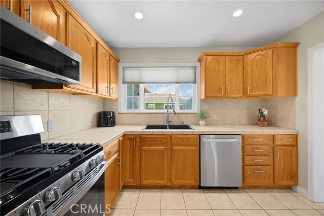 Detail Gallery Image 18 of 34 For 8158 Poinsettia Dr, Buena Park,  CA 90620 - 3 Beds | 2/1 Baths