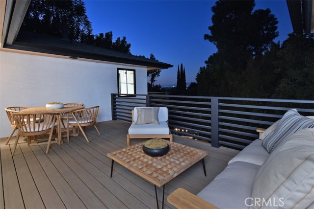 Detail Gallery Image 22 of 68 For 13327 Cheltenham Dr, Sherman Oaks,  CA 91423 - 4 Beds | 5/1 Baths