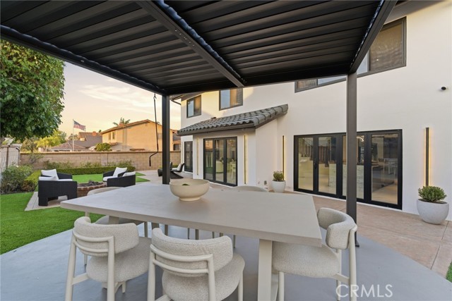 Detail Gallery Image 38 of 51 For 15631 Sunburst Ln, Huntington Beach,  CA 92647 - 5 Beds | 3/1 Baths