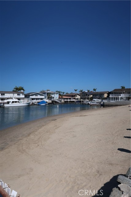 Detail Gallery Image 44 of 51 For 16802 Kamalii, Huntington Beach,  CA 92649 - 6 Beds | 5/1 Baths