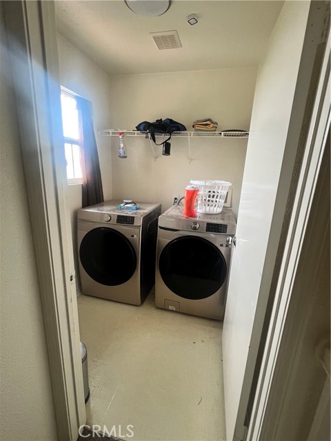 Detail Gallery Image 9 of 21 For 938 Sparrow Way, Perris,  CA 92571 - 4 Beds | 2/1 Baths