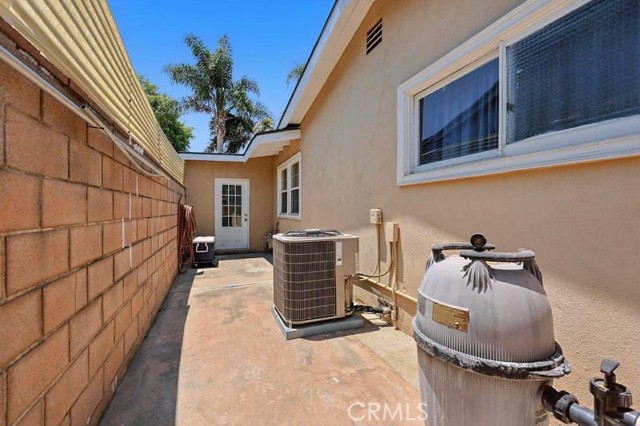 665 N Waterbury Avenue, Covina CA: https://media.crmls.org/medias/b29c99fd-0a9d-4384-9e2a-e986ed2ec4c9.jpg