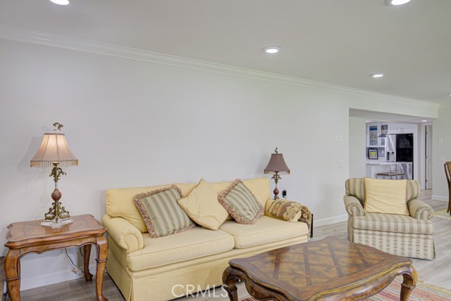 Detail Gallery Image 5 of 26 For 5500 Paseo Del Lago W 2f,  Laguna Woods,  CA 92637 - 2 Beds | 2 Baths