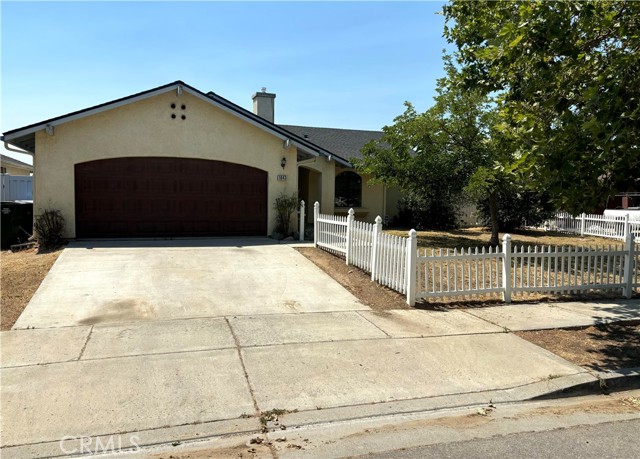 Detail Gallery Image 3 of 26 For 1043 Pioneer Trail Rd, Paso Robles,  CA 93446 - 5 Beds | 2 Baths