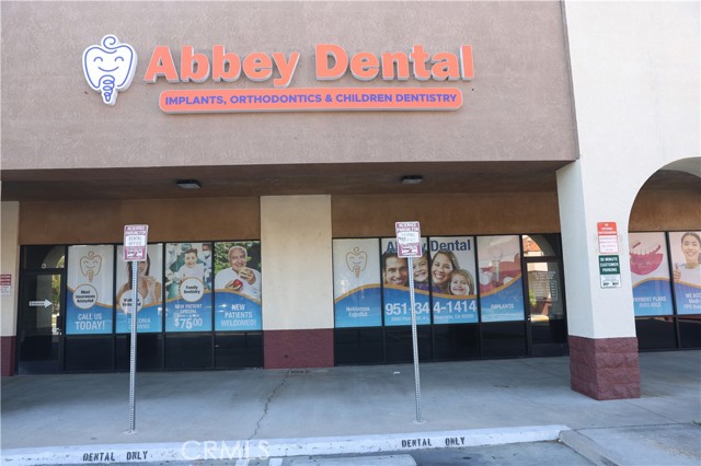 3950 Pierce St, Riverside CA: https://media.crmls.org/medias/b29d66cf-345e-4bc3-8a9f-51eb5d44db83.jpg