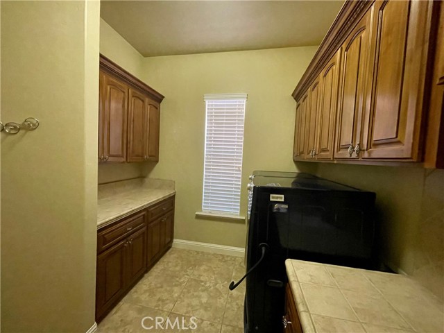 16052 W Middleton Avenue, Kerman CA: https://media.crmls.org/medias/b29d794b-9509-4511-acb5-6f2d442ca911.jpg
