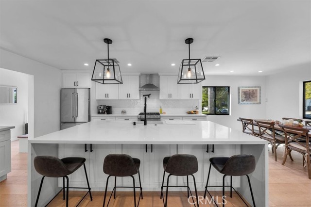 1834 Stearns Drive, Los Angeles CA: https://media.crmls.org/medias/b29e46fd-12e6-4add-8070-64fd719f8fb3.jpg