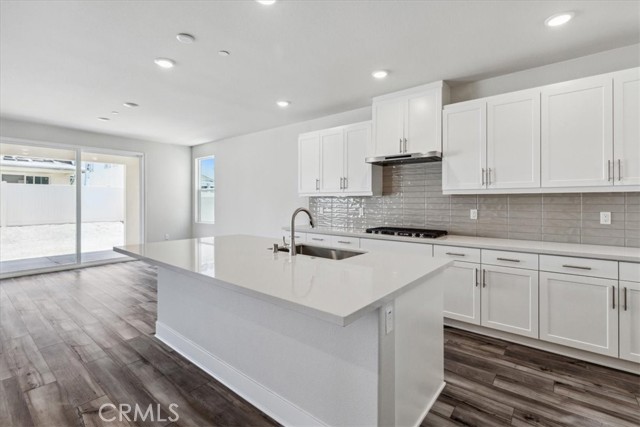 16696 Dara Avenue, Chino CA: https://media.crmls.org/medias/b29e640a-712f-4b98-ac34-1b628907bb5f.jpg