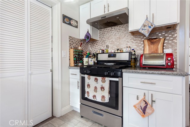 Detail Gallery Image 12 of 36 For 4856 Riverton Ave, North Hollywood,  CA 91601 - 2 Beds | 2 Baths