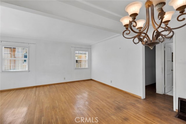 10125 Annetta Ave., South Gate CA: https://media.crmls.org/medias/b29eb71b-d305-4614-8f4a-e0148d35a231.jpg