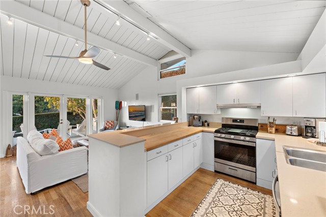 Detail Gallery Image 6 of 23 For 595 Bluebird Canyon Dr, Laguna Beach,  CA 92651 - 2 Beds | 2 Baths