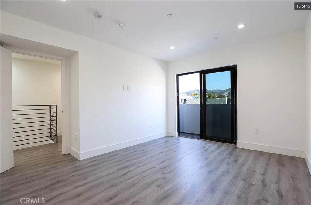 https://media.crmls.org/medias/b29f3789-51f1-44ae-a6d1-f2e3059a2e11.jpg?preset=X-Large