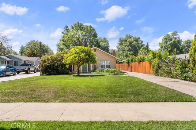 Detail Gallery Image 2 of 32 For 4390 Edgewood, Riverside,  CA 92506 - 2 Beds | 2 Baths