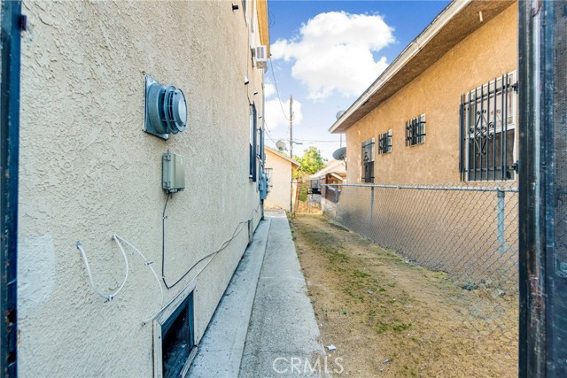 626 East 51st photo 4