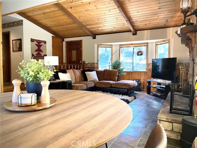 43133 Moonridge Rd, Big Bear CA: https://media.crmls.org/medias/b29fb7d9-f442-4689-a03b-876e839e15fe.jpg