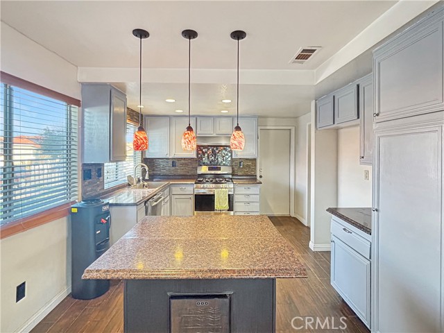 Detail Gallery Image 7 of 20 For 9100 Clay Canyon Dr., Corona,  CA 92883 - 3 Beds | 2/1 Baths