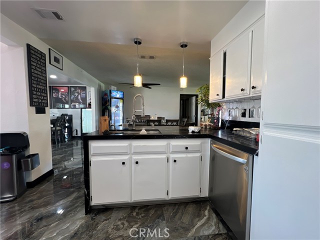Detail Gallery Image 18 of 59 For 15245 Apache Rd, Apple Valley,  CA 92307 - 3 Beds | 2 Baths
