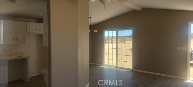 60750 Stagemans Road, Landers CA: https://media.crmls.org/medias/b29fe211-4bcd-45d3-842d-340708601682.jpg
