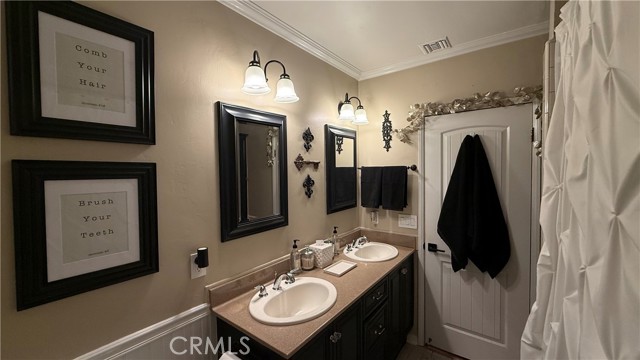 917 W Alberta Street, Anaheim CA: https://media.crmls.org/medias/b2a0f893-e6ec-4d4f-b191-d1a817e7d97d.jpg
