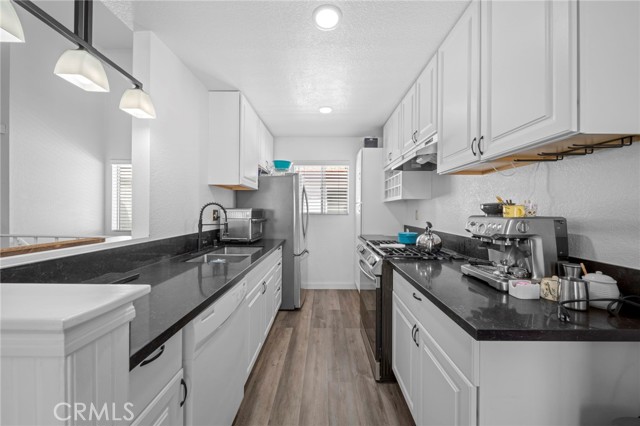 Detail Gallery Image 3 of 23 For 24242 Sylvan Glen Rd #G,  Diamond Bar,  CA 91765 - 2 Beds | 2 Baths