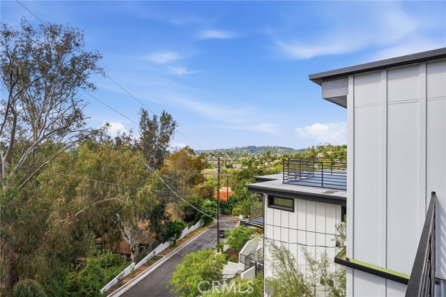 Detail Gallery Image 17 of 58 For 6565 Pickwick, Los Angeles,  CA 90042 - 3 Beds | 2/1 Baths