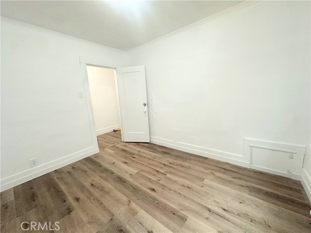 2217 10th Avenue, Los Angeles CA: https://media.crmls.org/medias/b2a1d551-f2c4-474f-a5f2-0cf81a5b8daa.jpg