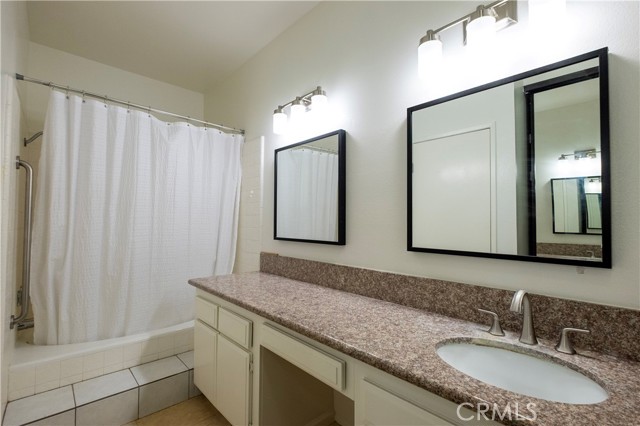 Detail Gallery Image 9 of 15 For 2522 W Macarthur a,  Santa Ana,  CA 92704 - 2 Beds | 2 Baths