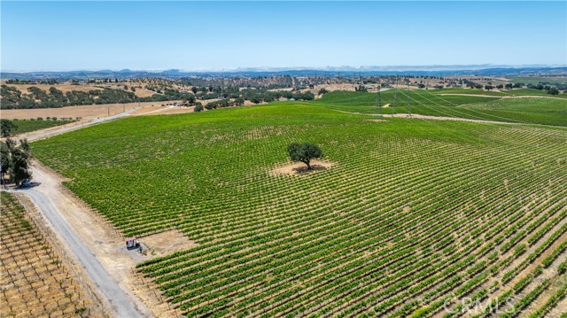 4950 Union Rd, Paso Robles CA: https://media.crmls.org/medias/b2a2d182-fee5-4b3b-aa7c-69363343035c.jpg